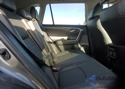 2022 Toyota Rav4 Xle Premium z USA, uszkodzony, nr VIN 2T3A1RFV9NC310662